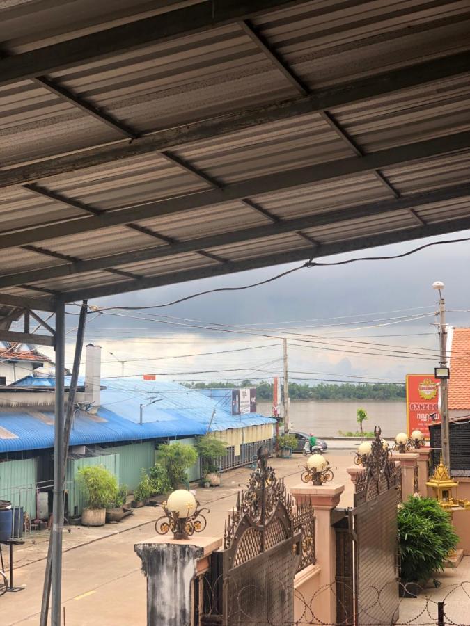 Nomad Guesthouse Kratie Dış mekan fotoğraf