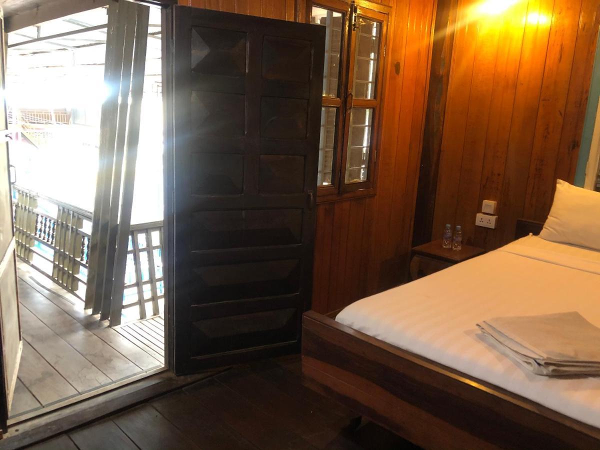 Nomad Guesthouse Kratie Dış mekan fotoğraf